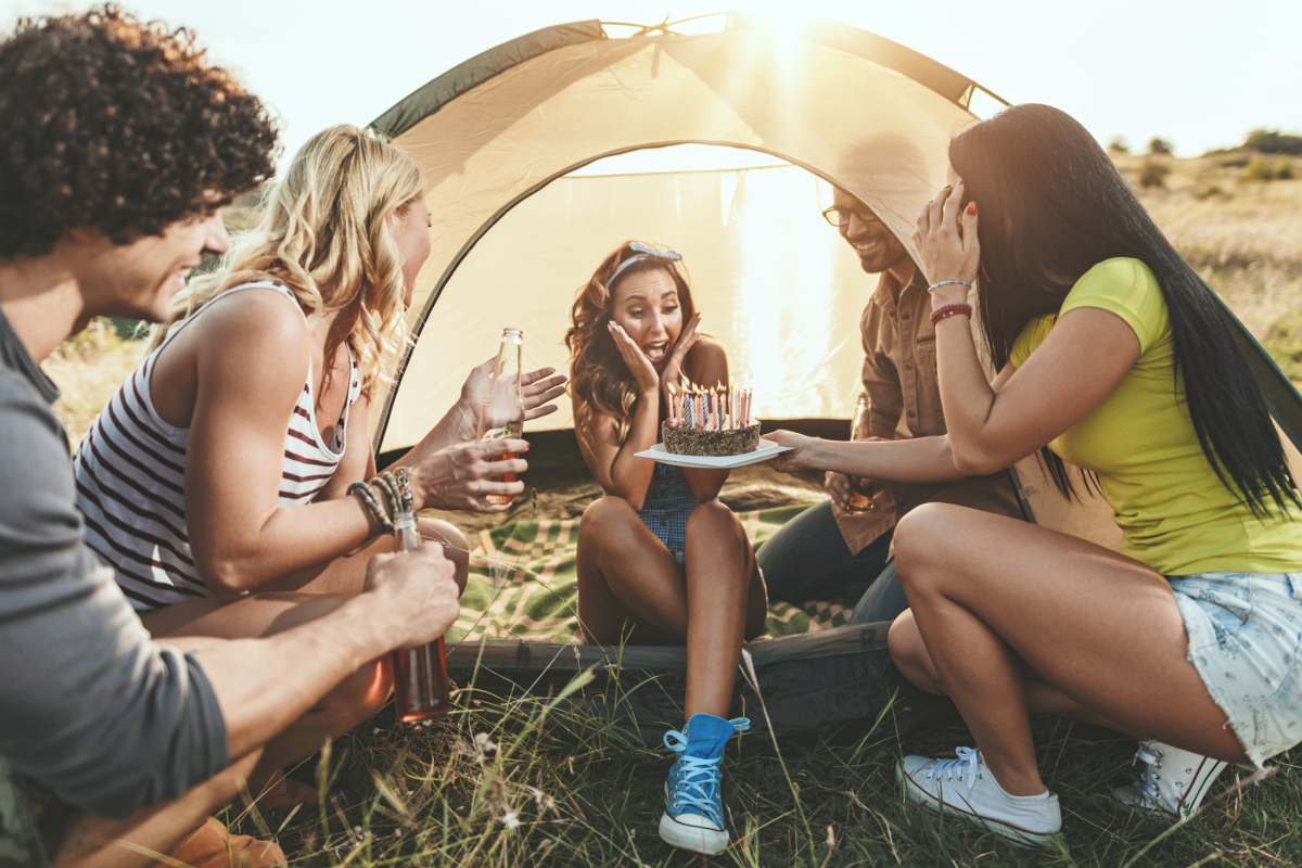 10 perfekte Geschenke für deine campingbegeisterten Freunde