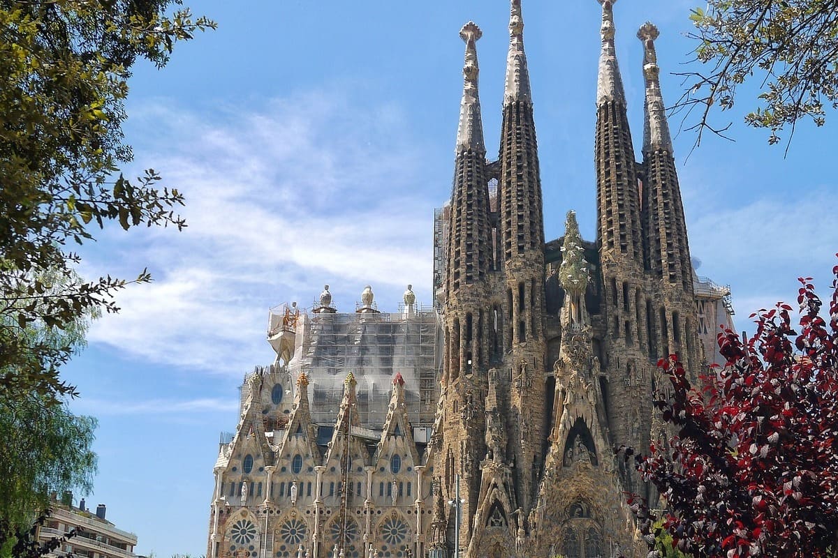 Die 5 schönsten Ziele für eine Stadt-Campingtour in Spanien
